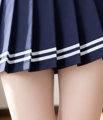 制服ふともも